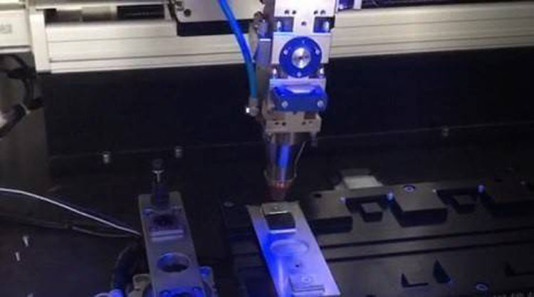 Automatic welding machine آلة لحام أوتوماتيكية