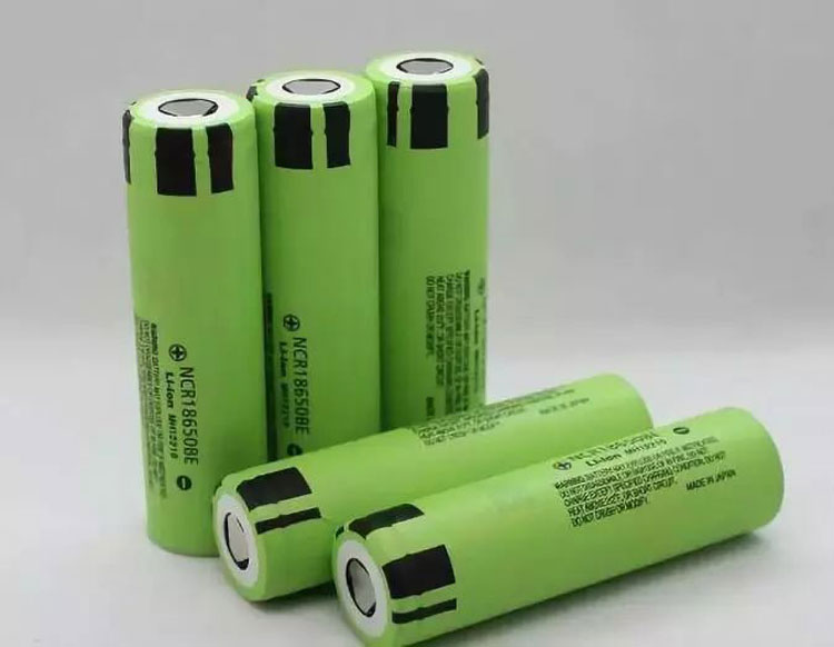 The advantages and disadvantages of lithium batteries مميزات وعيوب بطاريات الليثيوم