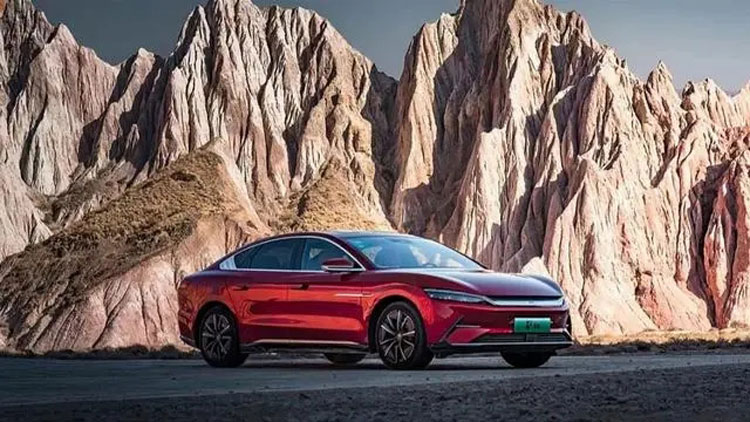 tram نوع من القطارات