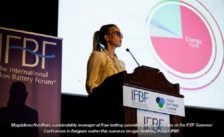 liquid stream battery بطارية تيار سائل