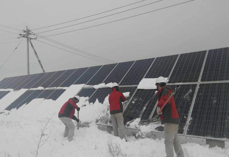 Snow Covering Treatment of PV Modules معالجة الغطاء الثلجي للوحدات الكهروضوئية