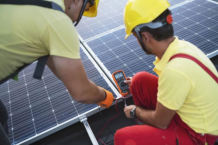 Insufficient power and power outages عدم كفاية الكهرباء وانقطاع التيار الكهربائي