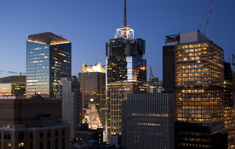 2- مبنى 4 تايمز سكوير في مدينة نيويورك عام 2001